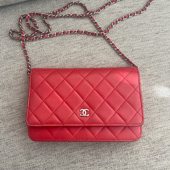 Chanel Lambskin Wallet on Chain Crossbody Bag - Picture 2 of 14